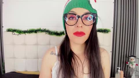 Snapshot of isisnoir chatting on December 2025 02:46:02 PM Isis Noir online show from December 2025 02:46:02 PM