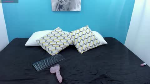 Isla Cooper online show from November 2025 07:51:02 PM