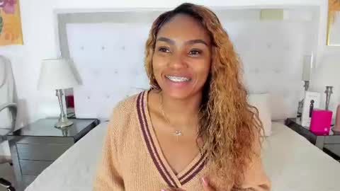 Snapshot of isla_scott chatting on June 2026 11:36:02 AM Vanessa online show from June 2026 11:36:02 AM