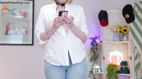 Lou  Peaches online show from April 2026 12:58:01 PM