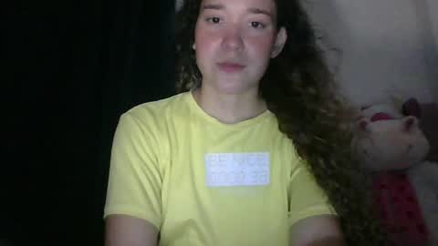 Snapshot of issa30213 chatting on May 2026 11:44:02 PM Issa online show from May 2026 11:44:02 PM