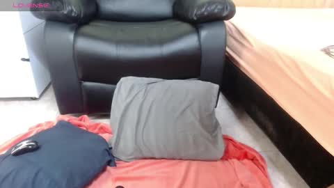 issa_km online show from February 2025 06:43:02 AM