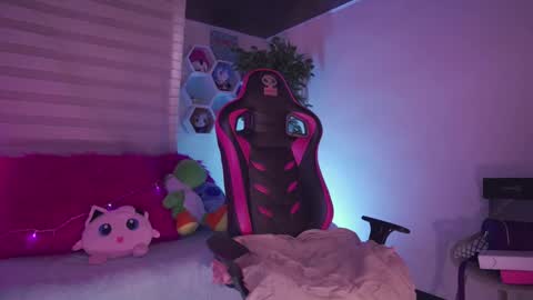 ISSA  online show from September 2025 08:52:02 PM