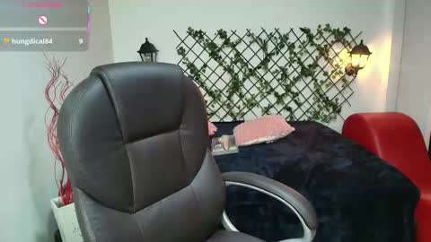 Snapshot of issa_nassar chatting on November 2025 01:33:02 PM Issa online show from November 2025 01:33:02 PM