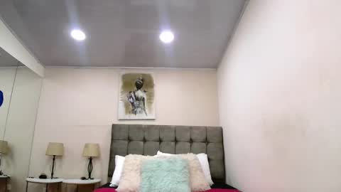 issabellajones online show from February 2025 07:47:01 PM