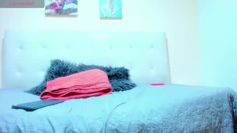 issabellajones online show from March 2026 04:32:01 PM