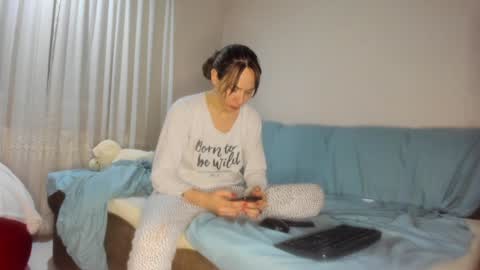 Issabelle online show from February 2025 05:40:01 AM