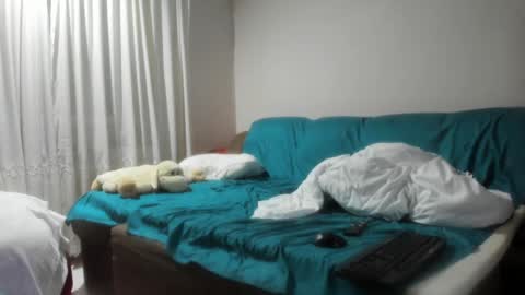 Issabelle online show from February 2025 06:19:01 AM