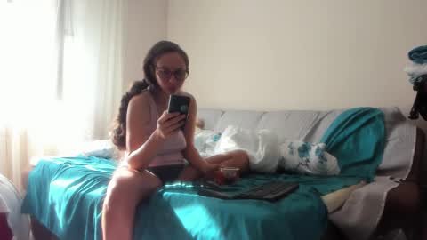 Issabelle online show from September 2025 06:34:01 AM