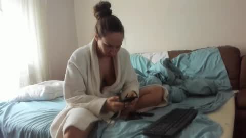 Snapshot of issabelle_69 chatting on February 2026 06:56:01 AM Issabelle online show from February 2026 06:56:01 AM