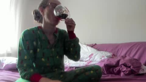 Issabelle online show from June 2026 05:43:02 AM