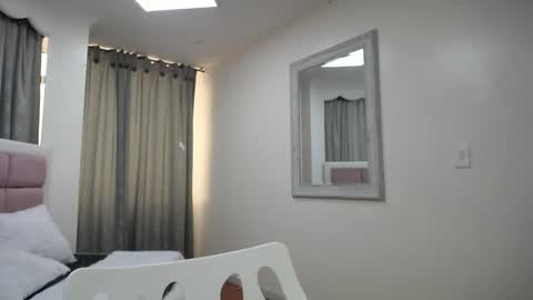 issadorajames online show from December 2024 03:17:02 PM