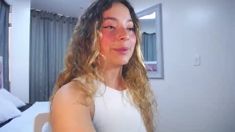 issadorajames online show from January 2025 06:14:01 PM