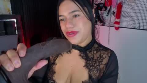 Issafoxx online show from July 2026 01:26:01 PM