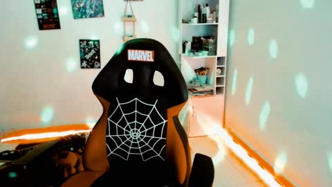 Yiz online show from February 2025 04:09:02 AM