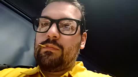 italianbigboy932 online show from April 2026 07:33:02 AM