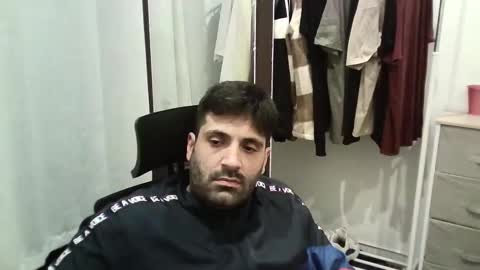 italianboybcn online show from November 2025 09:15:01 PM