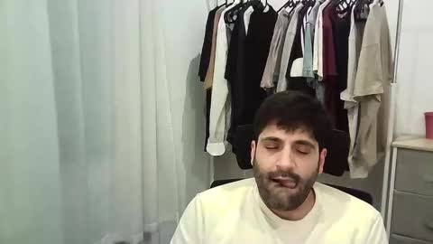 italianboybcn online show from January 2026 06:57:02 PM