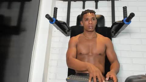 Italo Moore online show from September 2025 12:06:01 PM