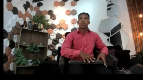 Italo Moore online show from October 2025 11:40:01 AM