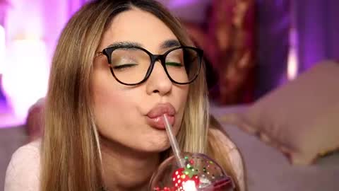 Snapshot of italy_baby chatting on May 2026 08:04:04 PM italy_baby online show from May 2026 08:04:04 PM