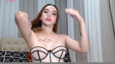 Emily online show from November 2025 04:44:02 AM