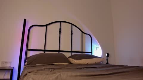 Isabella online show from September 2025 08:47:02 AM