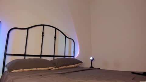 Isabella online show from September 2025 07:21:02 AM