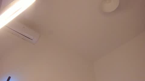 Isabella online show from October 2025 09:11:01 AM