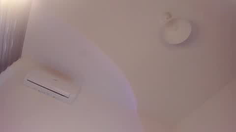 Isabella online show from November 2025 12:17:01 PM