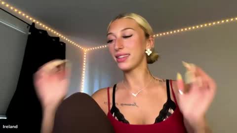 itsirelandbby online show from May 2026 08:15:01 PM