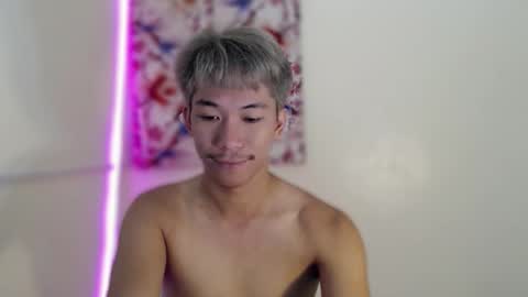 itsme_cxhennn online show from November 2025 09:14:01 PM