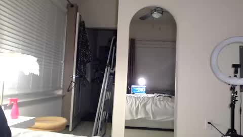 Snapshot of itsmealexisrae chatting on November 2025 11:37:01 PM Alexis Rae online show from November 2025 11:37:01 PM