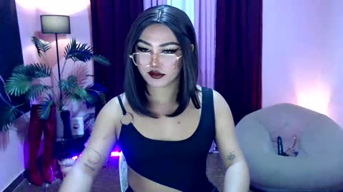 Siana online show from September 2025 03:37:02 PM