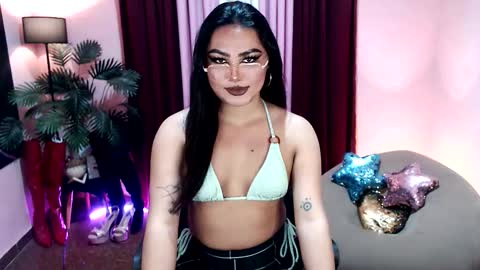 Siana online show from November 2025 05:12:02 PM