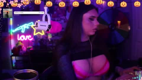 Snapshot of itsnickibabyy chatting on October 2025 01:28:01 AM Nicki Foxx online show from October 2025 01:28:01 AM