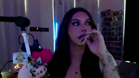 Snapshot of itsnickibabyy chatting on May 2026 12:17:01 AM Nicki Foxx online show from May 2026 12:17:01 AM