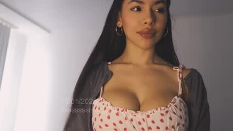 itsssssssme_lana online show from January 2025 02:55:02 PM