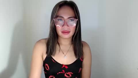 itsurgil_kloeh online show from November 2025 02:58:01 AM