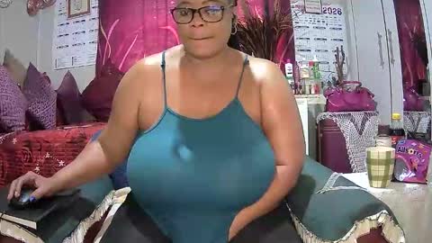 Snapshot of itumeleng74 chatting on April 2026 05:43:02 AM itumeleng74 online show from April 2026 05:43:02 AM
