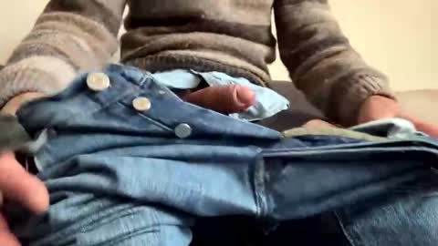 Snapshot of iuuuf2 chatting on February 2025 08:11:02 AM Iuuuf2 or Samel online show from February 2025 08:11:02 AM