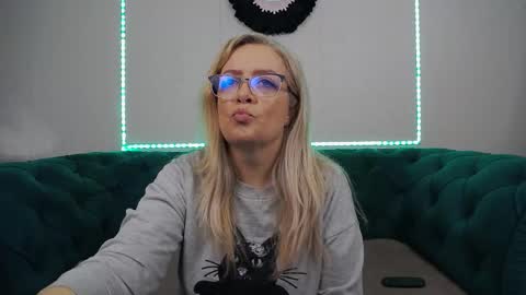 ivanacharm online show from February 2026 04:31:01 AM