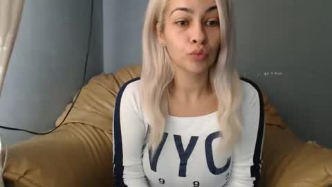 RosseEssor online show from September 2025 05:40:01 AM