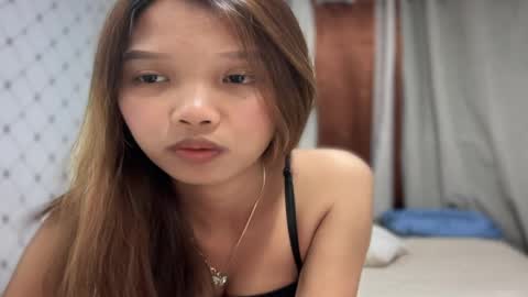 Snapshot of ivon_kaye chatting on April 2026 07:14:01 AM kaye online show from April 2026 07:14:01 AM