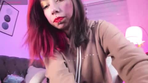 Ivonne  online show from October 2025 12:15:02 PM