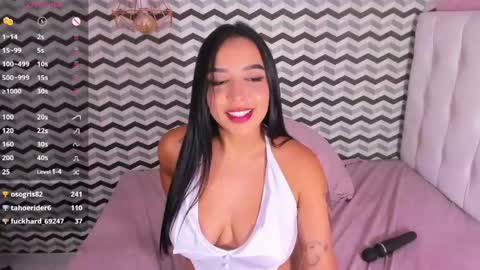 Snapshot of ivonnereyes chatting on June 2026 06:52:02 AM IVONNE online show from June 2026 06:52:02 AM