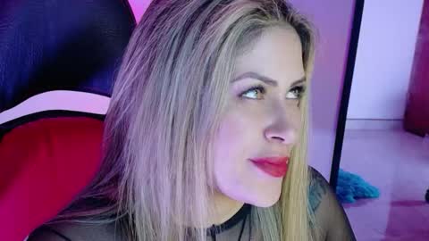 Diana Rojas  online show from November 2025 12:05:01 AM