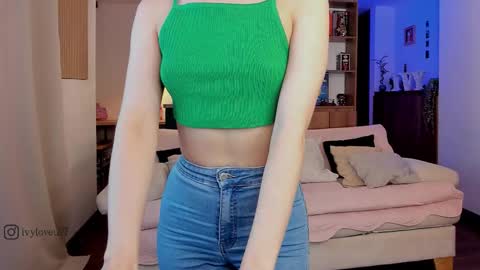 Snapshot of ivy_love33 chatting on September 2025 03:20:01 AM Ivy online show from September 2025 03:20:01 AM