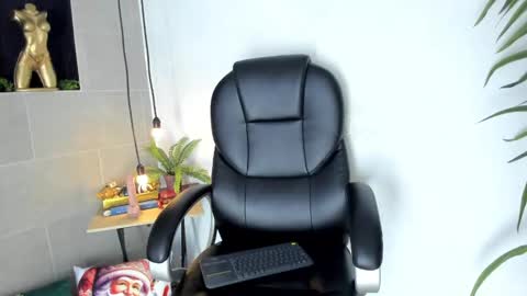 Ivy online show from December 2024 01:07:02 PM