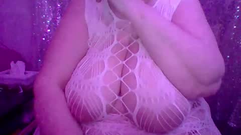 ivyjane3522 online show from May 2026 02:18:02 AM
